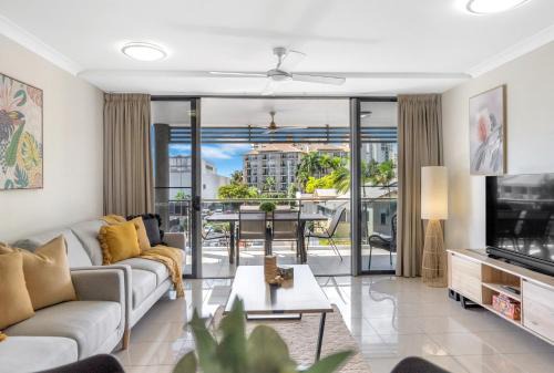 Cairns Central Business District Apartment | City Lights - Experience the Best of Cairns