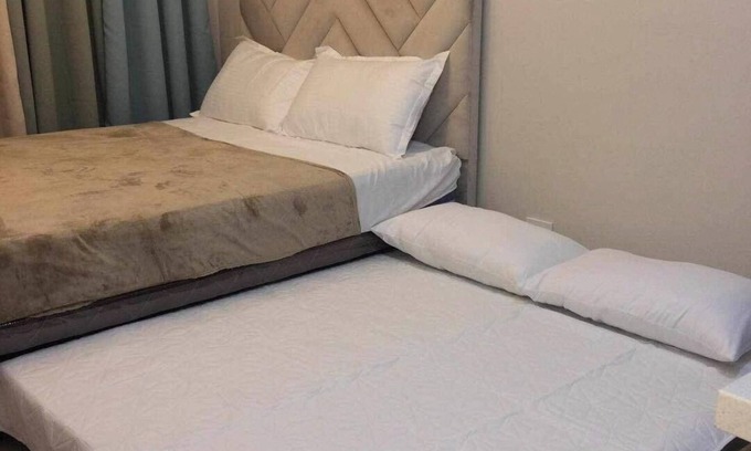 Lapu-Lapu Condo | City Suite with Balcony and Pool Access