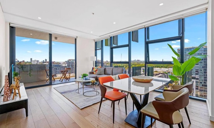 Waterloo Apartment | City View 2 Bedrooms apt in Waterloo