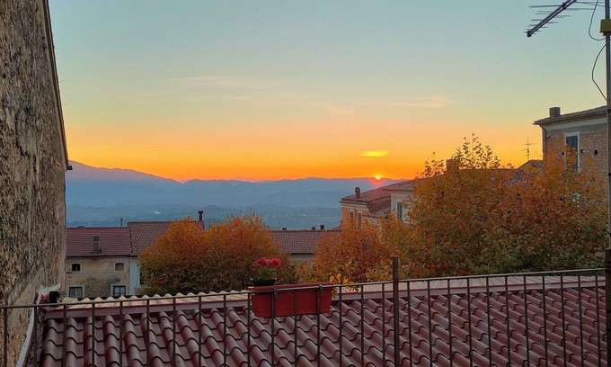 San Donato Val Di Comino Apartment | Civic 13 vacation home, terrace and fireplace, a relaxing oasis for families and friends