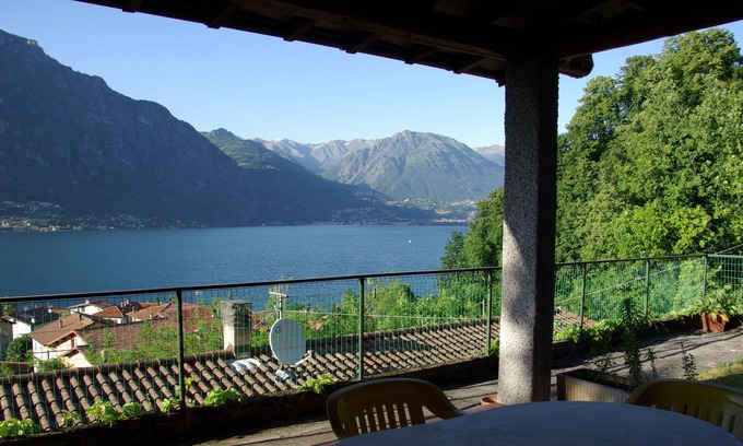 Claino Con Osteno House | Claino Con Osteno: House with a wonderful view of Lake Ceresio