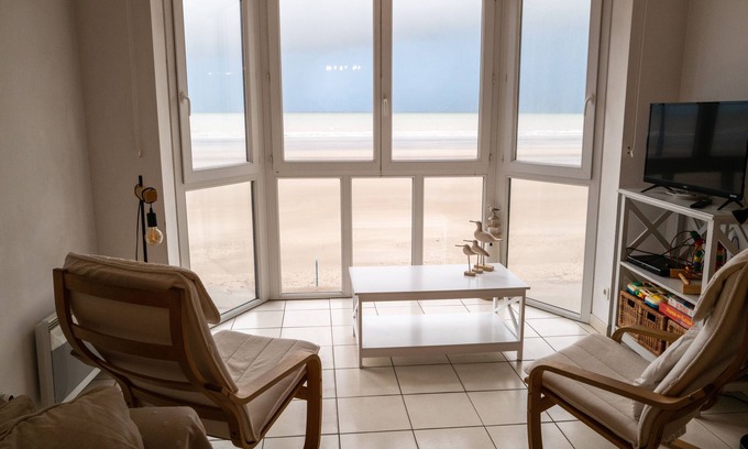 Dunkirk Apartment | Clair de Dunes, sur la Digue Sans Voitures, les Pieds Dans L'eau
