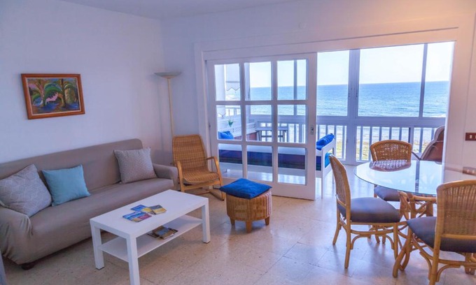 Melenara Apartment | Clara Rosa Beach House