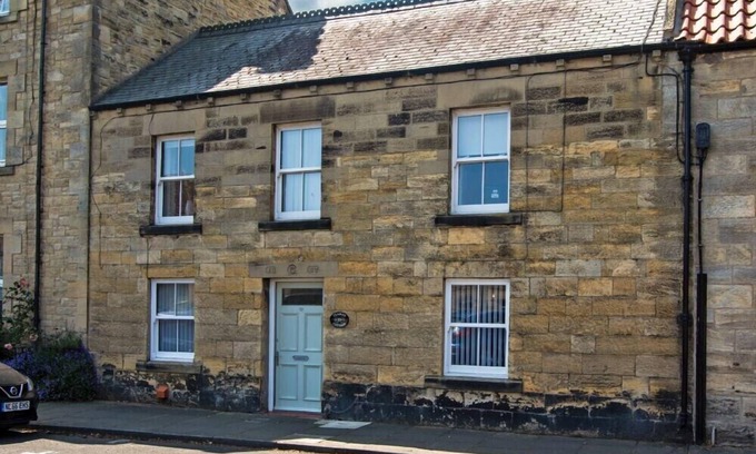 Warkworth Cottage | CLARA'S COTTAGE, family friendly in Warkworth