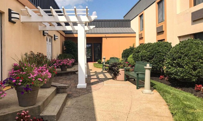 Toms River Hotel | Clarion Hotel & Conference Center