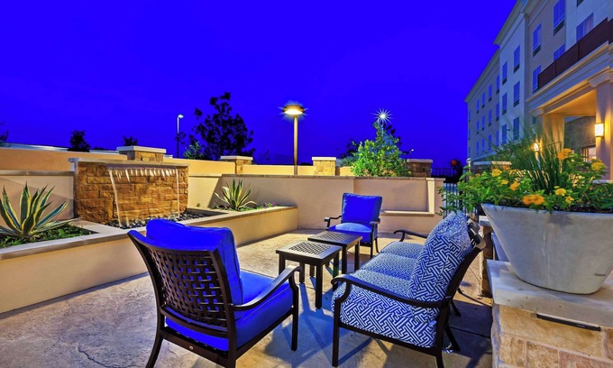 The Colony Hotel | Clarion Hotel The Colony - Plano West