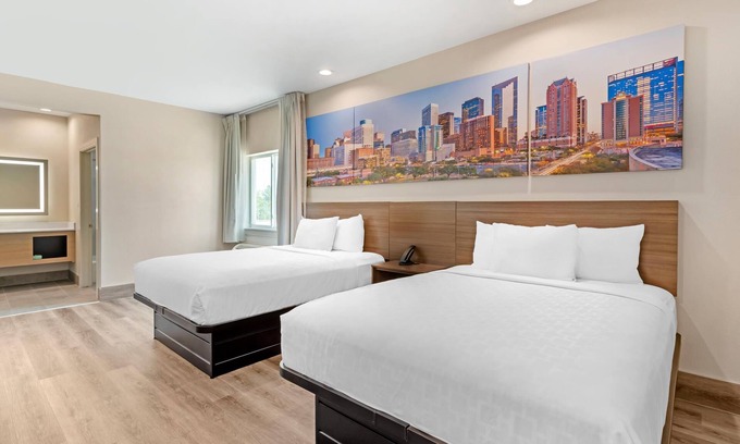 Spring Hotel | Clarion Pointe