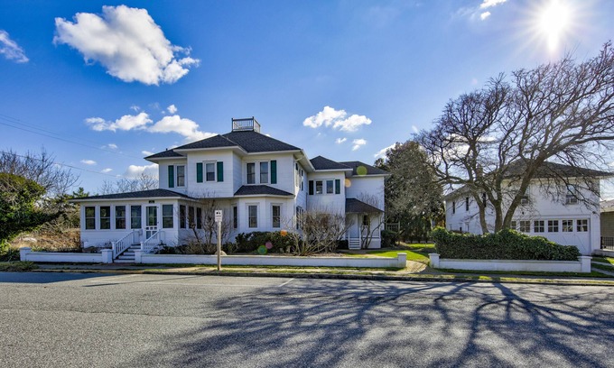 The Pines House | Classic 1920s oceanfront home & cottage with AC, bikes, grill - walk to beach