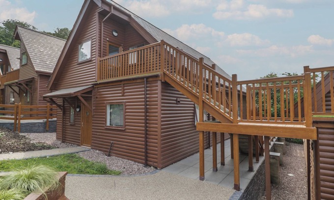 Meliden Cottage | CLASSIC LODGE 15, pet friendly, with pool in Dyserth