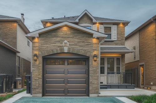 Brampton West House | Classic & Luxury Private Detached Entire Home with Free WI-FI & T.V