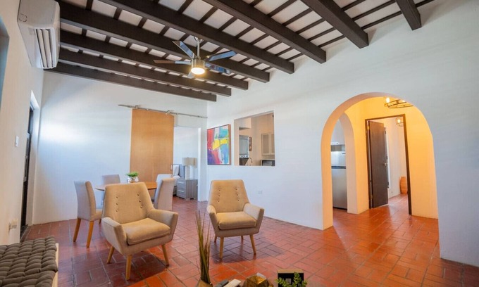 Catedral Apartment | Classic Style Retreat, Ocean Views, Balcony