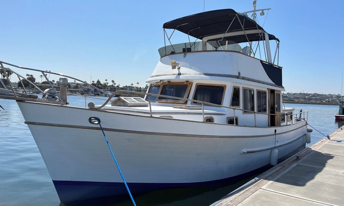 Marina del Rey Boat Rental | Classic Traditional trawler family friendly with large screen TV and WIFI,