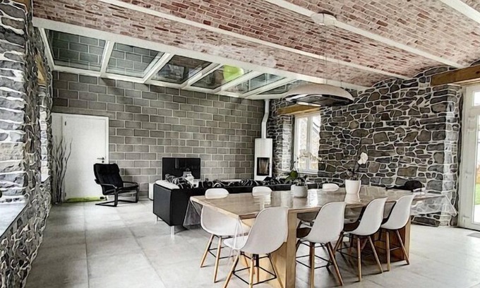 Hamois House | Classy Holiday Home in Achet with Garden