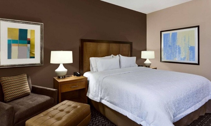 North Clayton House | Classy & Modern King Rm w/ Free Hot Breakfast!