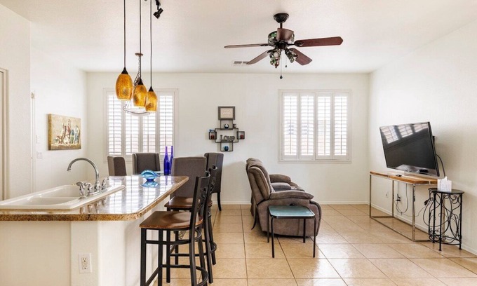 Ridgefield House | Clean and Comfy 4BRM PHX Home with Putting Green!