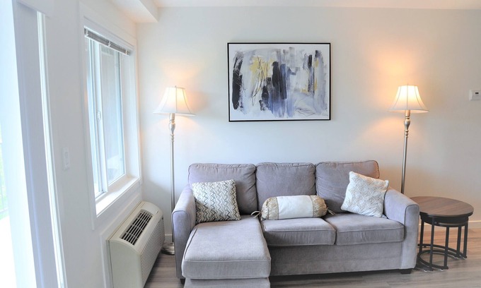 North Glenmore Condo | Clean and Cozy 3-Bedroom Condo Next to UBCO