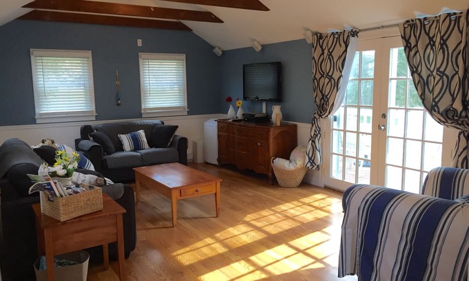 North Eastham Cottage | Clean and Quiet North Eastham Cottage Near Beaches