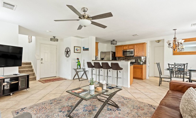 Parkridge Gardens House | Clean-cozy-cool-south-Austin3/2.5 home15 min from DT next to large shopping area