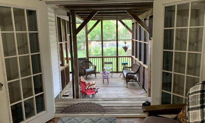 Tahlequah House | Clean, Cozy, Hottub, pool