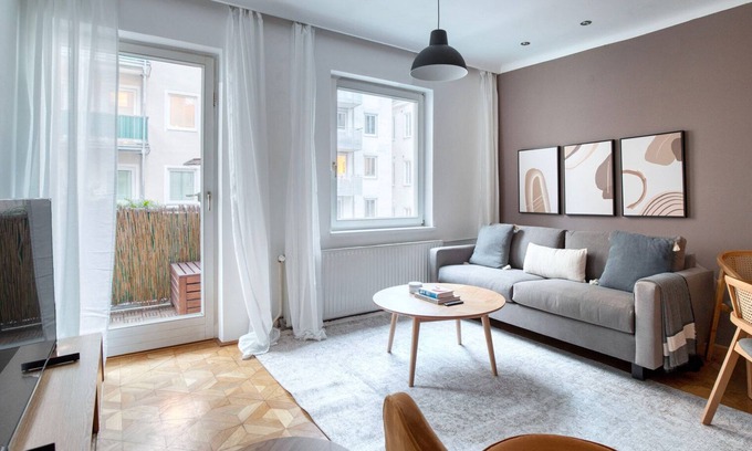 Oberdobling Apartment | Clean Döbling 2BR w/Elevator, Fully Furnished & Equipped, by Blueground