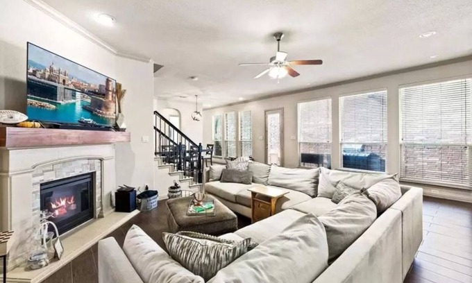 Lewisville House | Clean Modern Spacious Open, King bed in peaceful neighborhood,Near DFW Airport