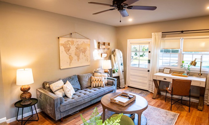 Charleston House | Clean, Private Guesthouse-9 min. to Downtown Charleston, 15 min. to FollyBeach!