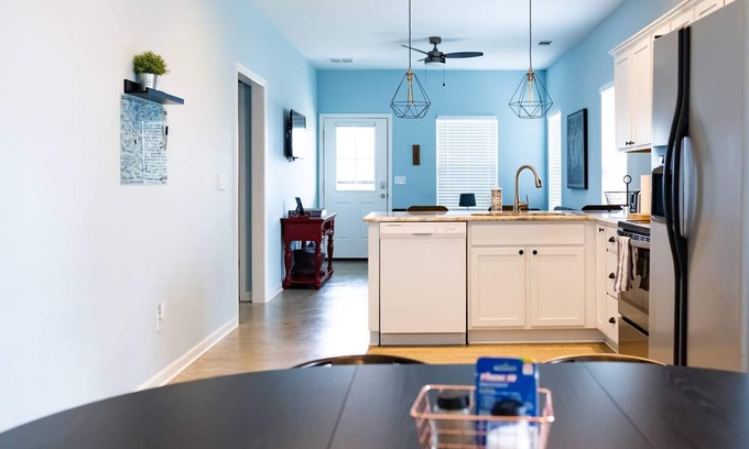 East Memphis Apartment | Clean & Serene House + Studio - Easy On/off I-40