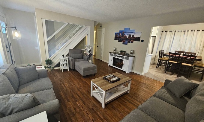 Richfield House | Clean, Spacious Home. MOA, MSP, Game Room, Big TV