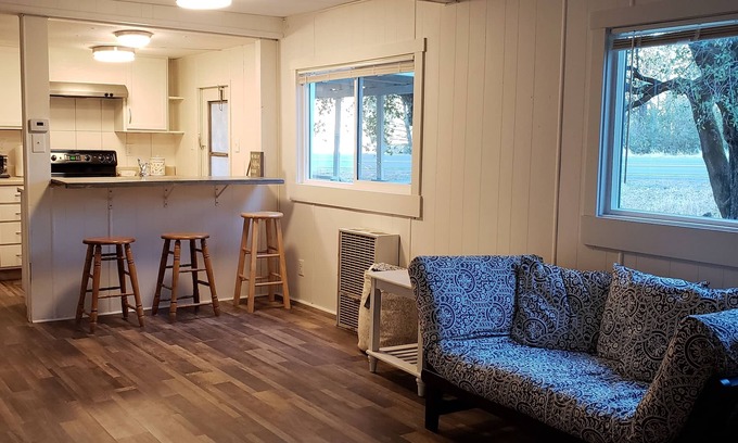 Columbia House | Clean, Updated, Budget Friendly & a little Quirky