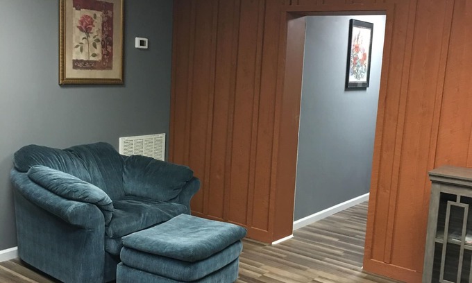 Newcomb Apartment | CLEARFORK CREEK LODGING & RV CAMPGROUND