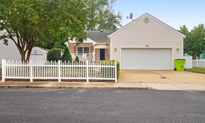 Clearwater House | Clearwater - 38645 Jamestown Cir