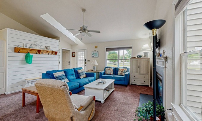 Clearwater House | Clearwater Home Close to the Beach w/Shared Pool, Private Washer/Dryer