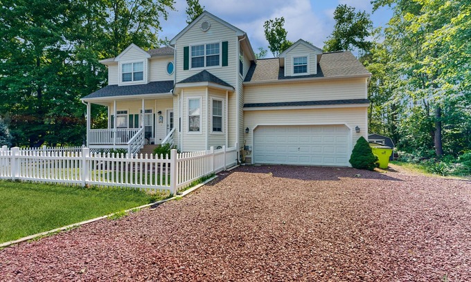 Clearwater House | Clearwater Home Close to the Beach w/Shared Pool, Private Washer/Dryer