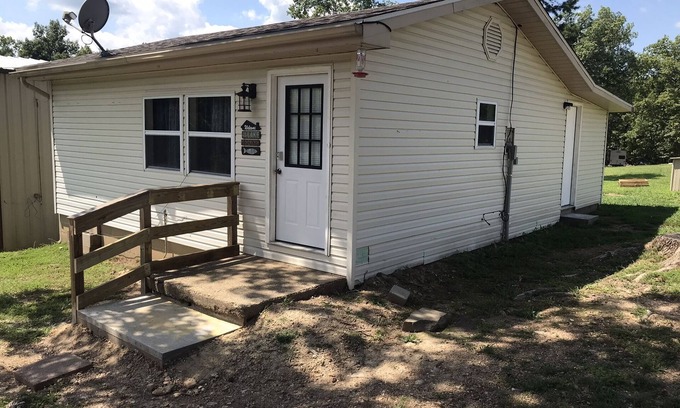 Piedmont Cabin | Clearwater Lake, cabin minutes from Bluff View Marina & boat dock