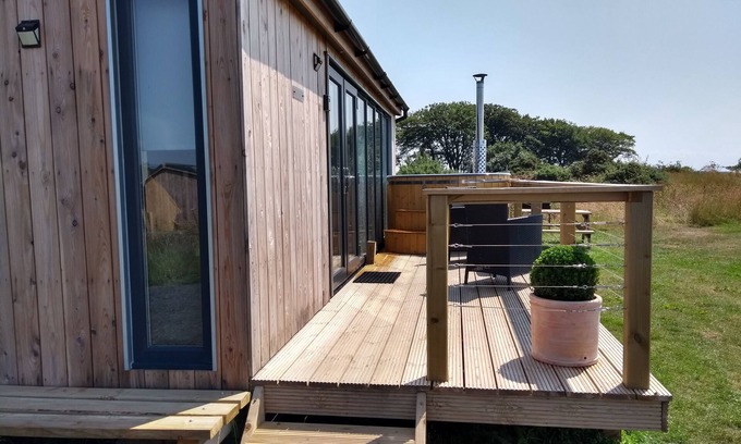 Dalry Cabin | Cleeves Cabins, Arran Luxury Lodge with hot tub
