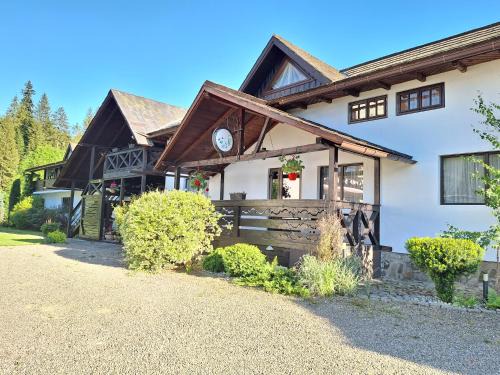 Gura Humorului Cabin | Clematis House