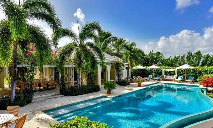 Long Island Villa | CLICK CONTACT MANAGER - SPECIAL RATES CERTAIN WEEKS - 7 bedroom beachfront Estate Villa