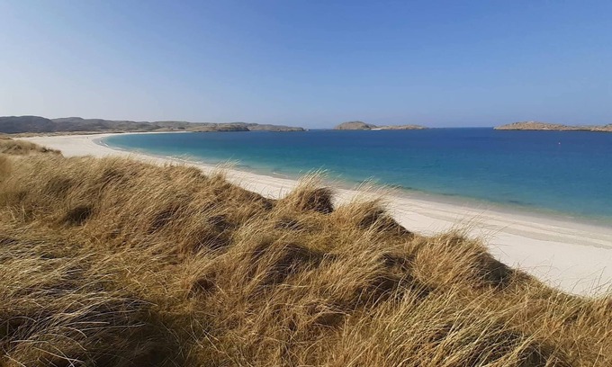 Ardroil House | CLIFF COTTAGE, 3 bedroom hebridean accommodation by Uig's Cliff Beach!