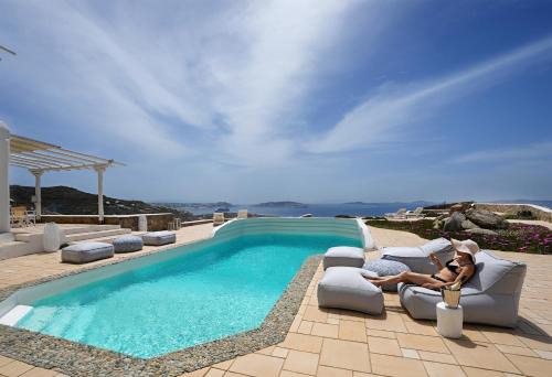 Faros Armenistis Villa | Cliff Top 270 in Houlakia