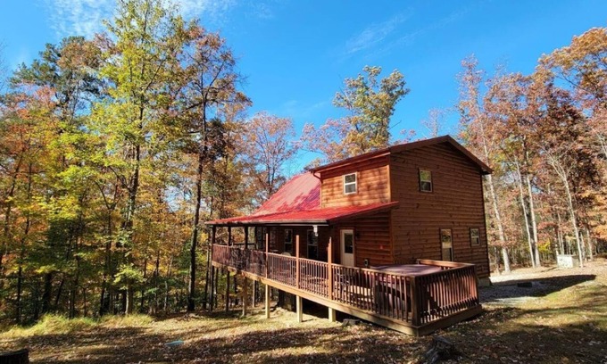 Rogers Cabin | Cliffview Resort Cabin with Hot Tub, Wi-Fi, Awesome Screened Porch, Gas Grill.