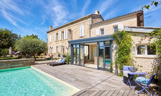 Aubie-et-Espessas Bed & Breakfast | Clos des oliviers