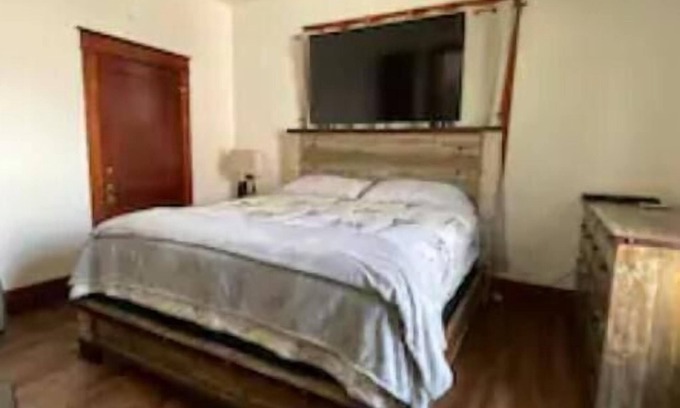 Ogden Apartment | Close and cozy studio