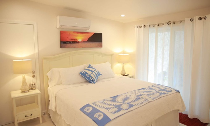 Kailua Apartment | Close to beach, sleeps 2, AC, quiet, private