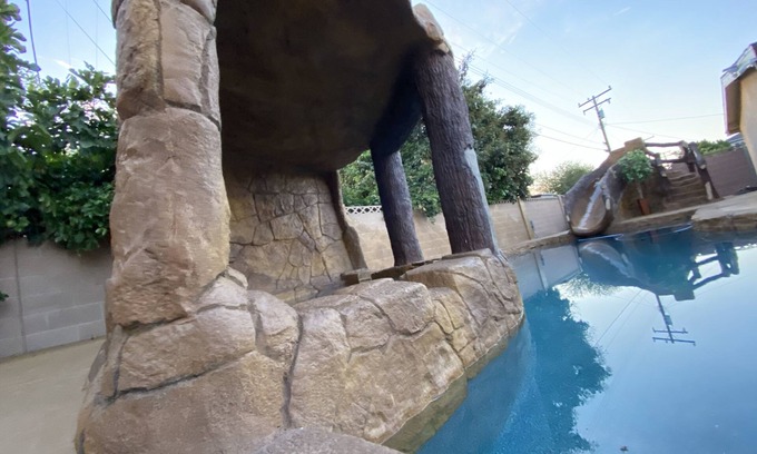Sherwood Forest and Thistle Development House | CLOSE TO DISNEYLAND & CONVENTION CENTER
