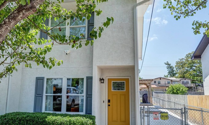 Panama City House | Close to Down town Panama City, ST. Andrews and a short drive to the beach!