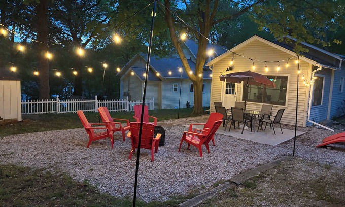 Manistee House | Close to Downtown and Beaches
