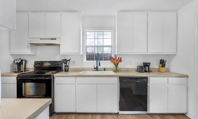 Westfield House | Close to downtown & UT | Stone's Throw by Portoro