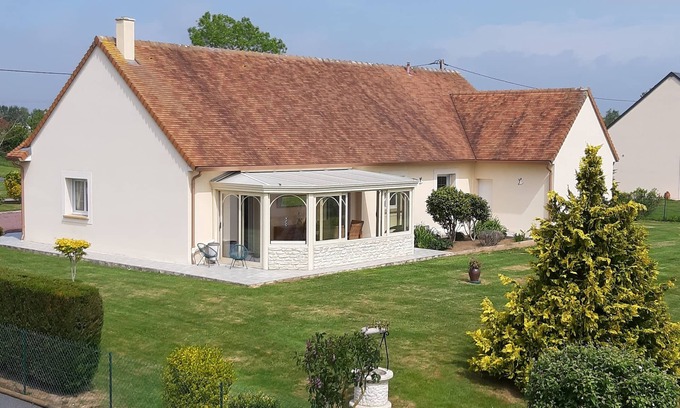 Tour-en-Bessin House | Close to Omaha Beach, single-story cottage, veranda, pets allowed
