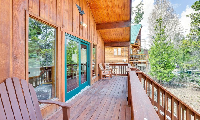 Grand Lake House | Close to RMNP + Grand Lake: Cabin w/Deck!