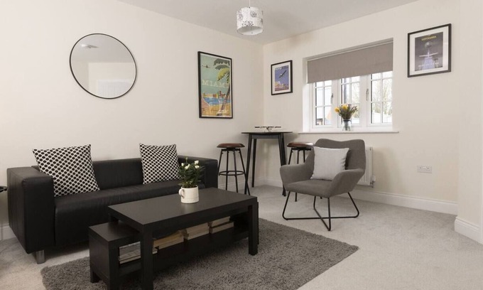 Brackley House | Close to Silverstone modern 3 bedroom property in Brackley